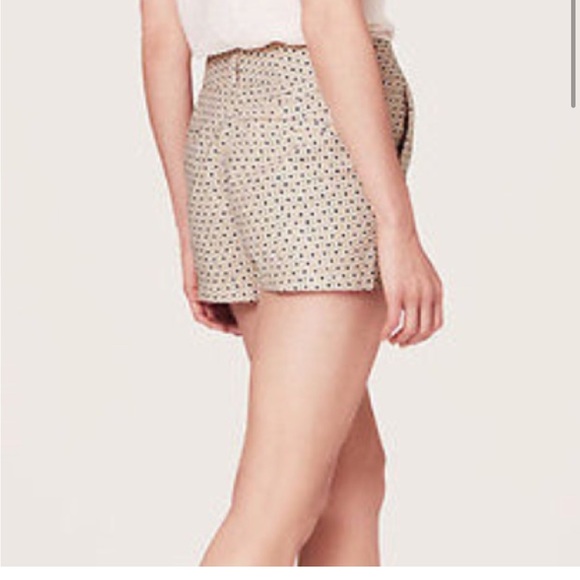 Loft Daisy Shorts - Picture 2 of 8